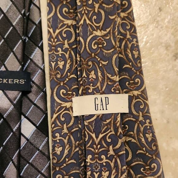 Pronto Uomo, Norseman, Gap, and Dockers ties - Picture 7 of 8